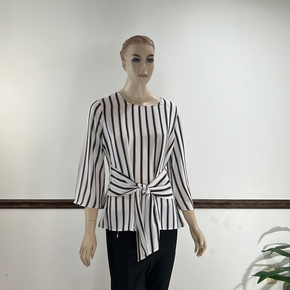 Pullover blose by Worthington.